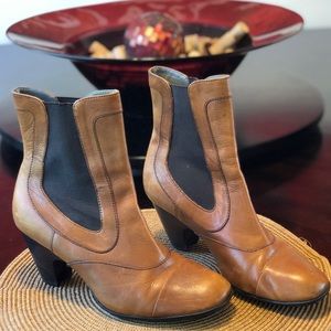 🔥BORN leather boots - size 8